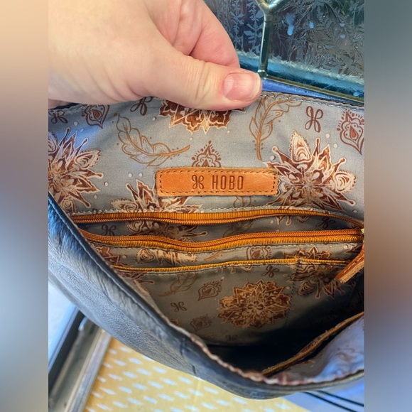 Black leather HOBO satchel bag. - Picture 14 of 14